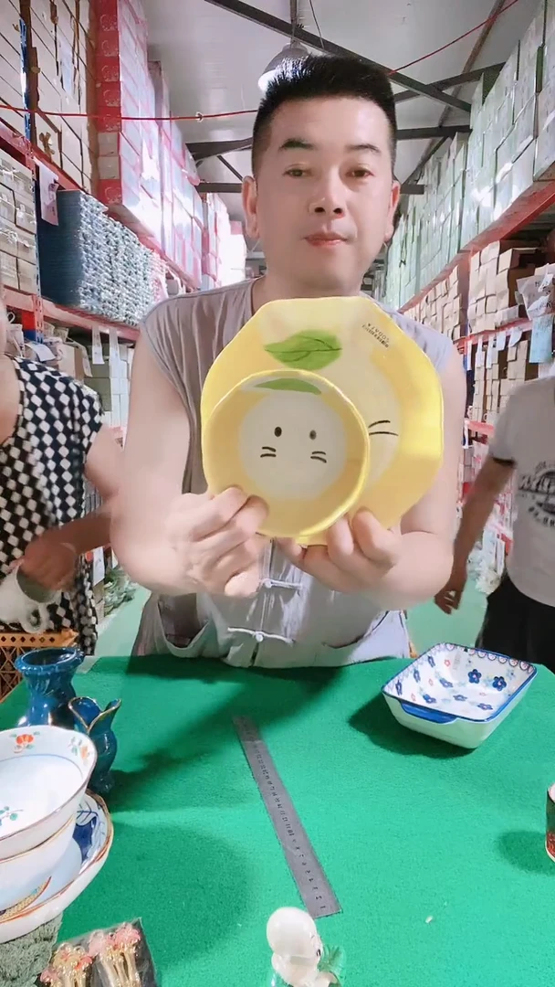 瓷片碗碟好物一件不留@@1