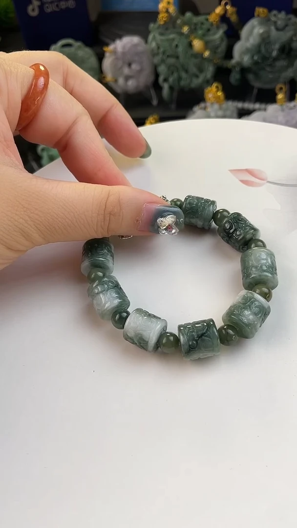 翡翠未镶嵌颈饰豆***胖定制翡翠
