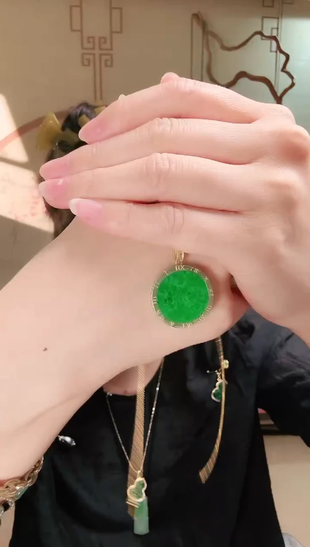 颈饰未镶嵌翡翠吊坠
