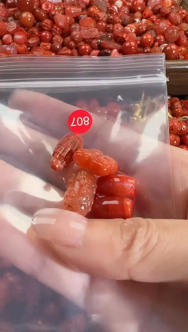 颈饰未镶嵌南红玛瑙1