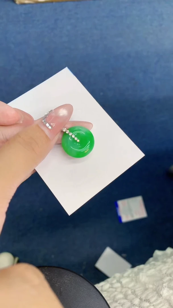 翡翠18K金镶嵌吊坠(不含链)1