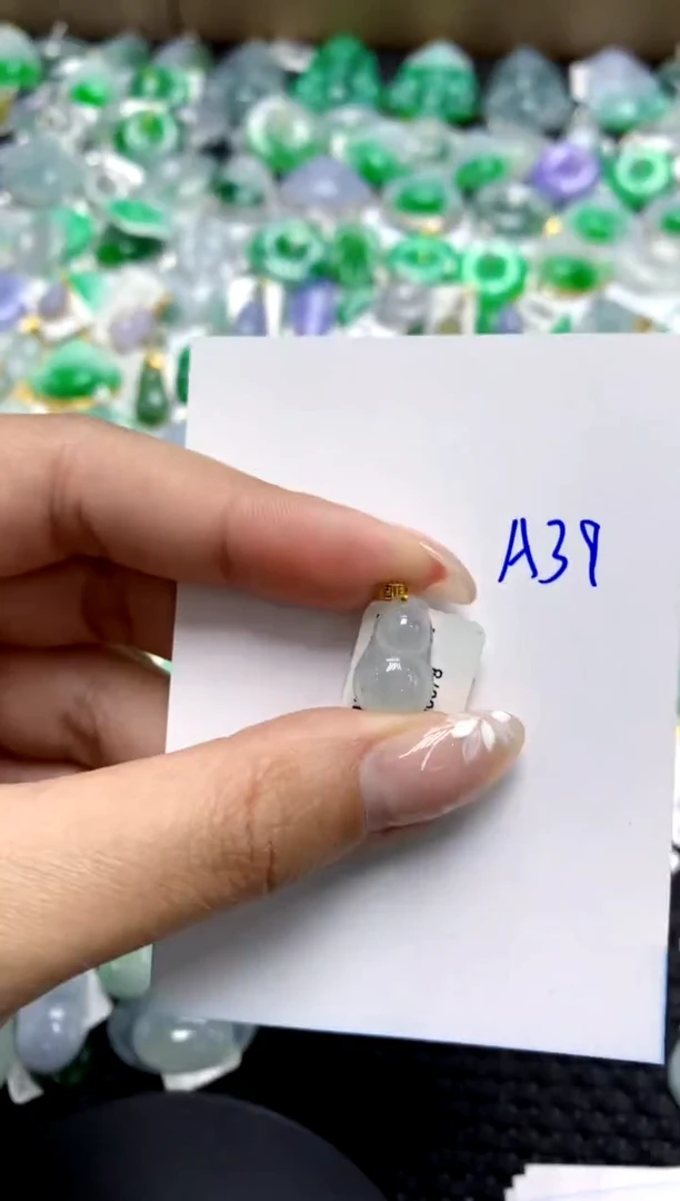 【闪购商品】翡翠颈饰18K金镶嵌111111111111