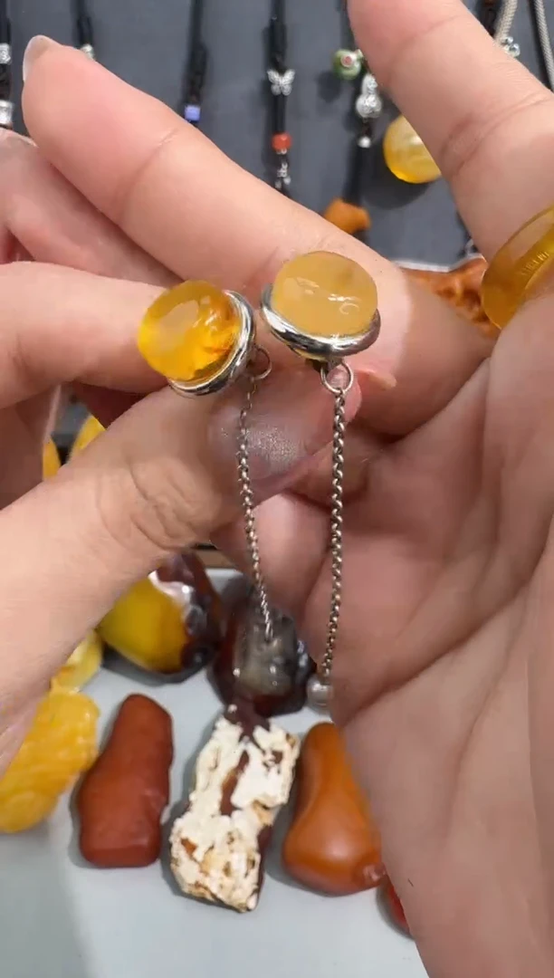 未镶嵌琥珀裸石琥珀