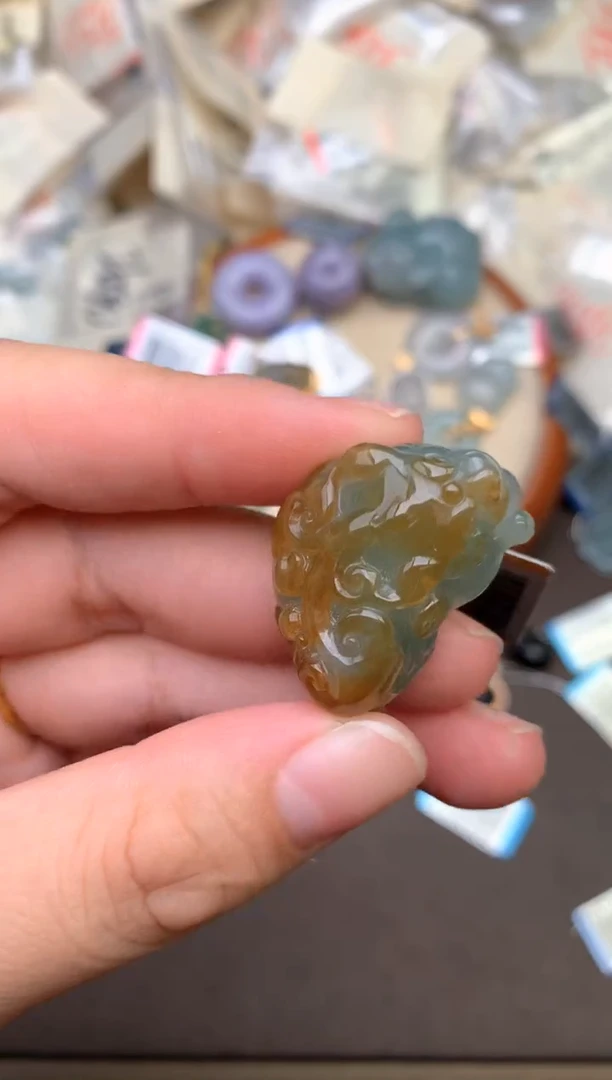 未镶嵌挂件翡翠—