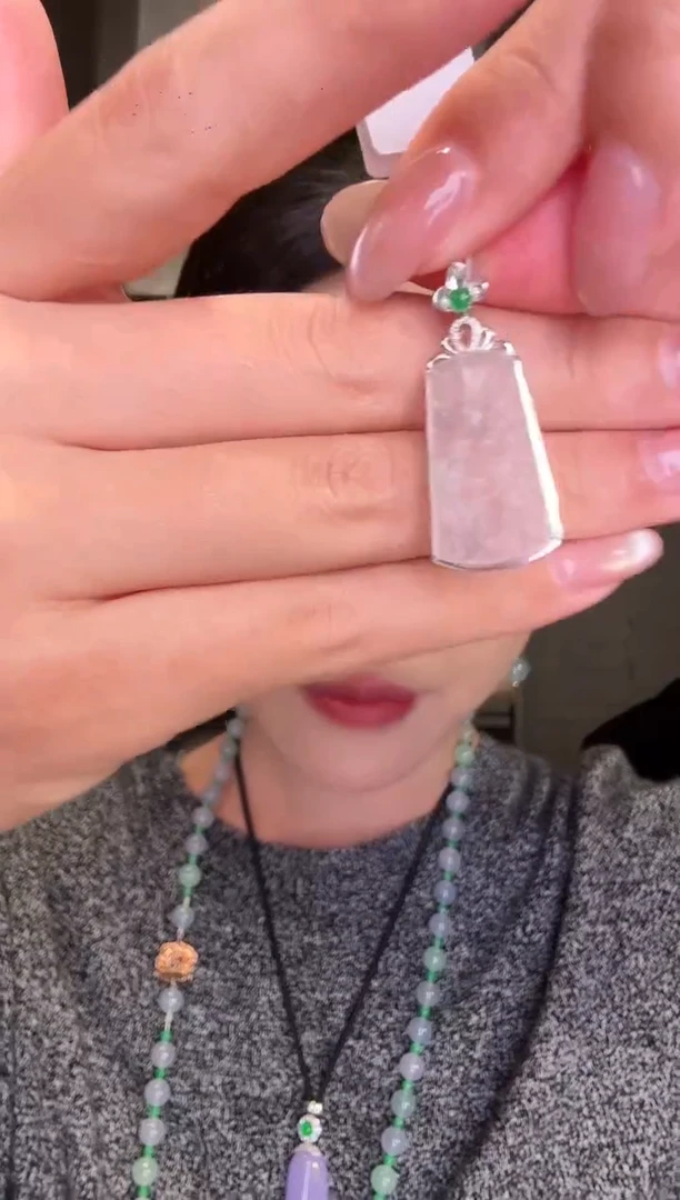 颈饰18K金镶嵌翡翠11