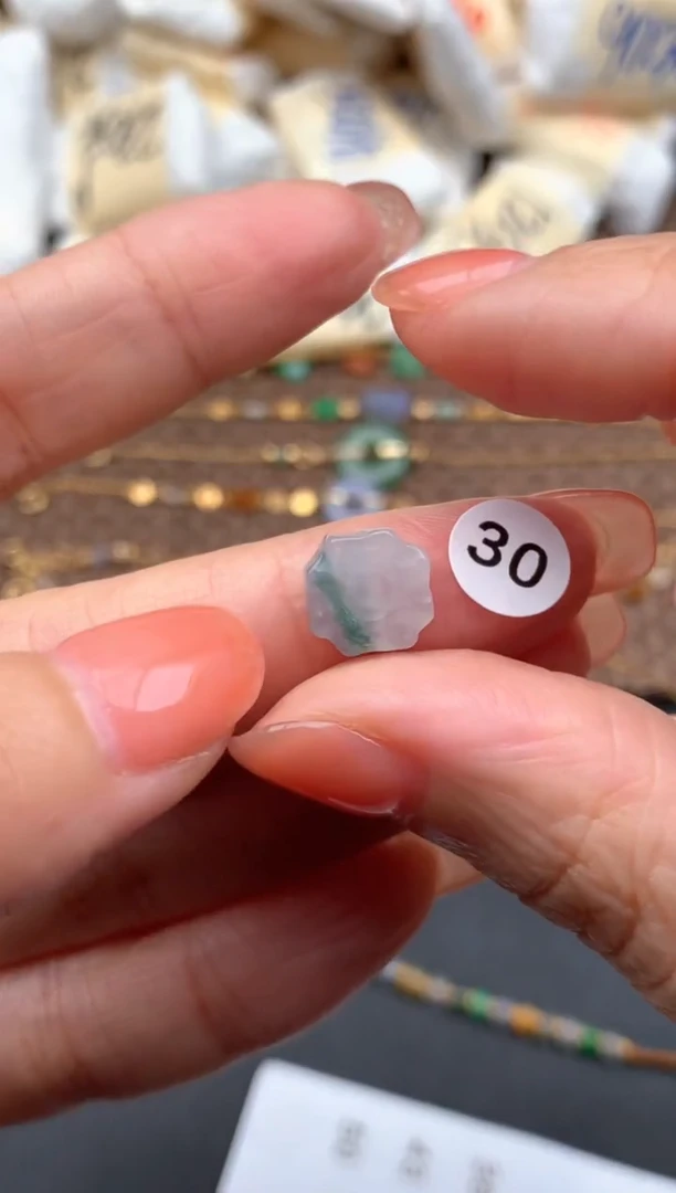 未镶嵌挂件翡翠1