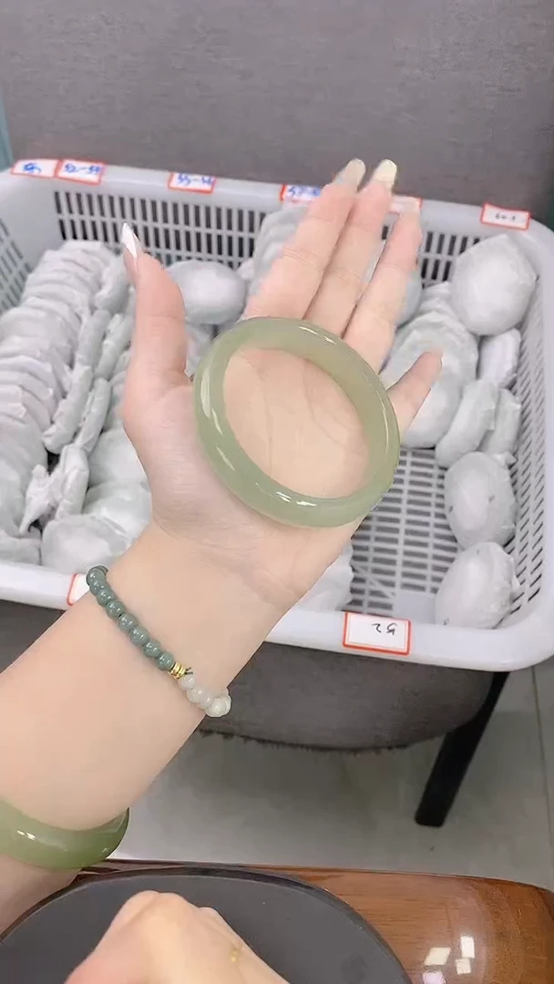 未镶嵌手镯石英质玉19-57