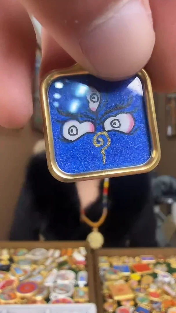 吊坠黑财神眼睛-热贡纯手绘唐卡