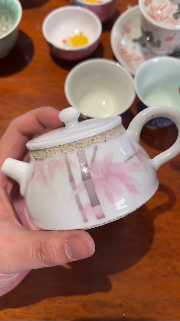 【闪购商品】瓷壶，粉色的