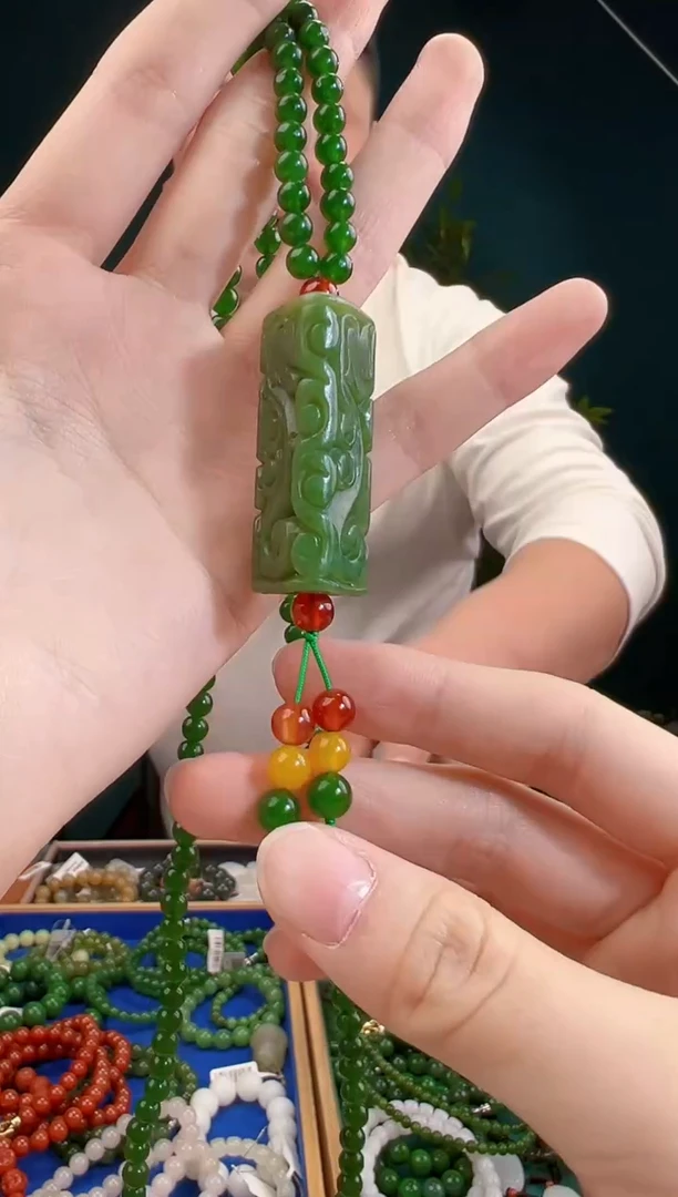 颈饰未镶嵌和田玉一物一证 拍一单发一个