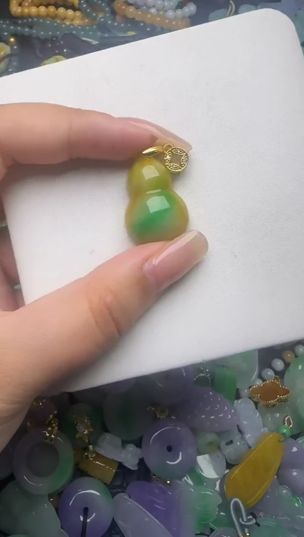 翡翠未镶嵌颈饰天然缅甸翡翠吊坠