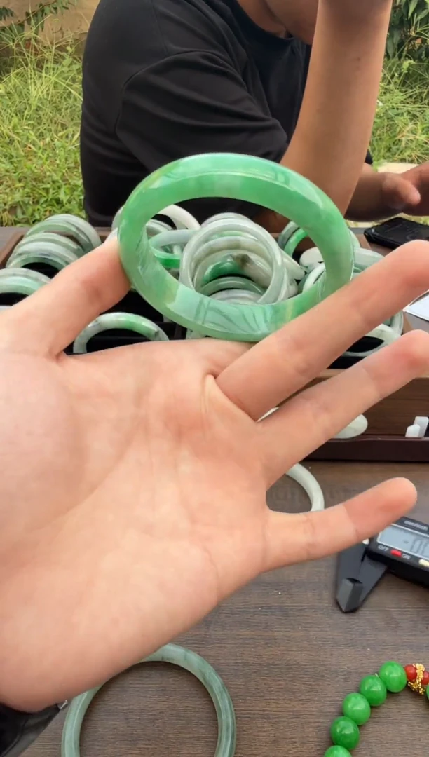 未镶嵌手镯翡翠B12