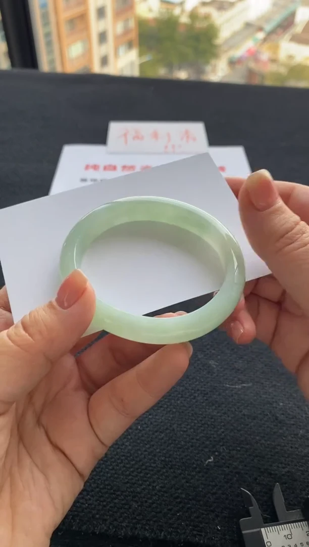 【闪购商品】翡翠手镯未镶嵌买断价XW23009218