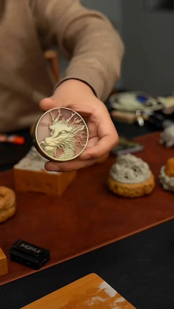 双十一手工雕刻龙紫袍盖置