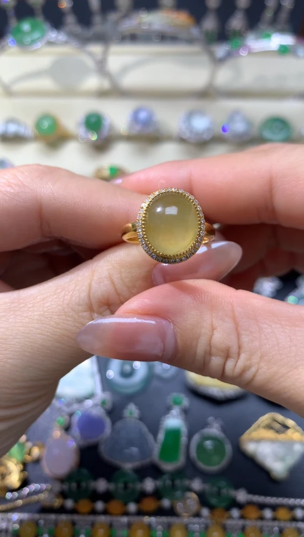 【闪购商品】翡翠颈饰18K金镶嵌戒指
