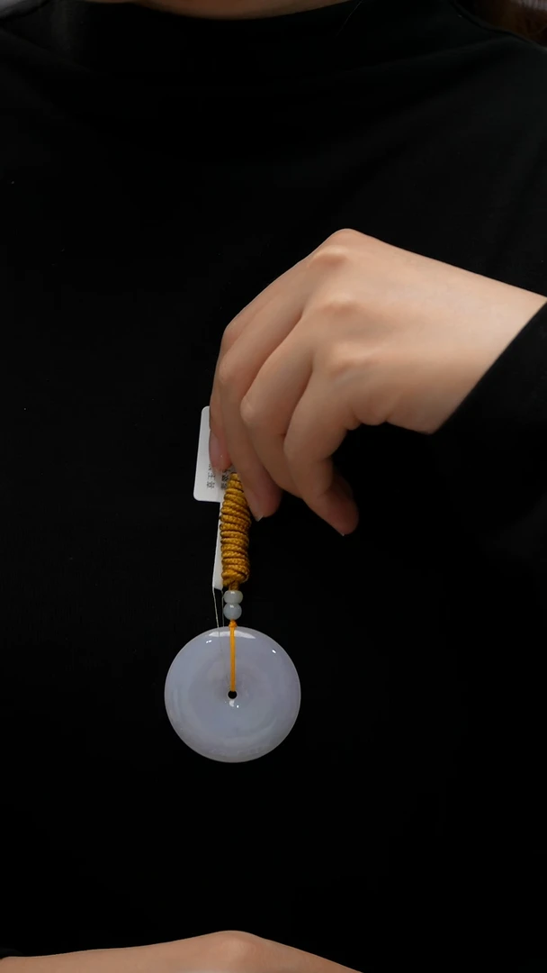 颈饰未镶嵌翡翠平安扣