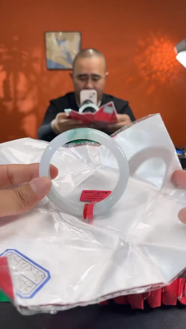 未镶嵌手镯翡翠翡翠手镯