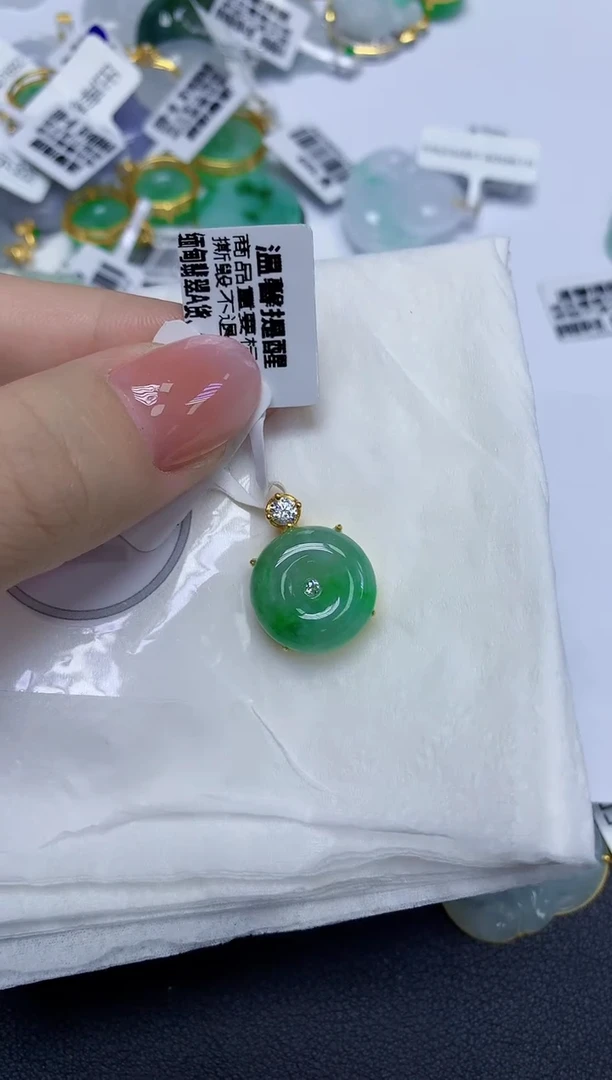 颈饰未镶嵌翡翠天然缅甸翡翠A货多样性发一件