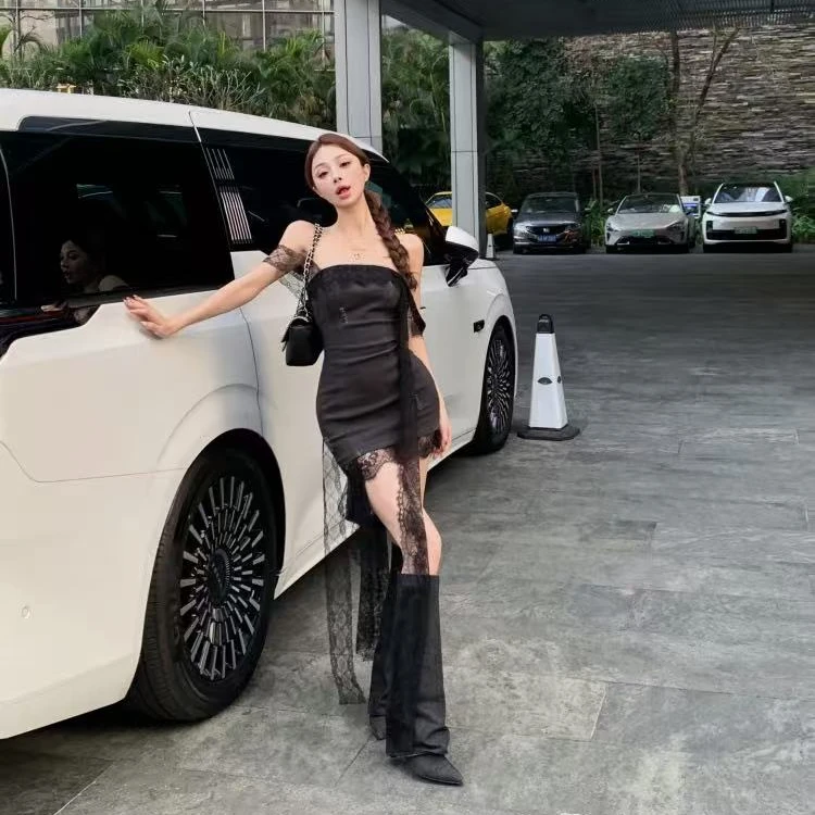 2025夏季新款辣妹显瘦气质性感绸缎褶皱蕾丝拼接设计感抹胸连衣裙