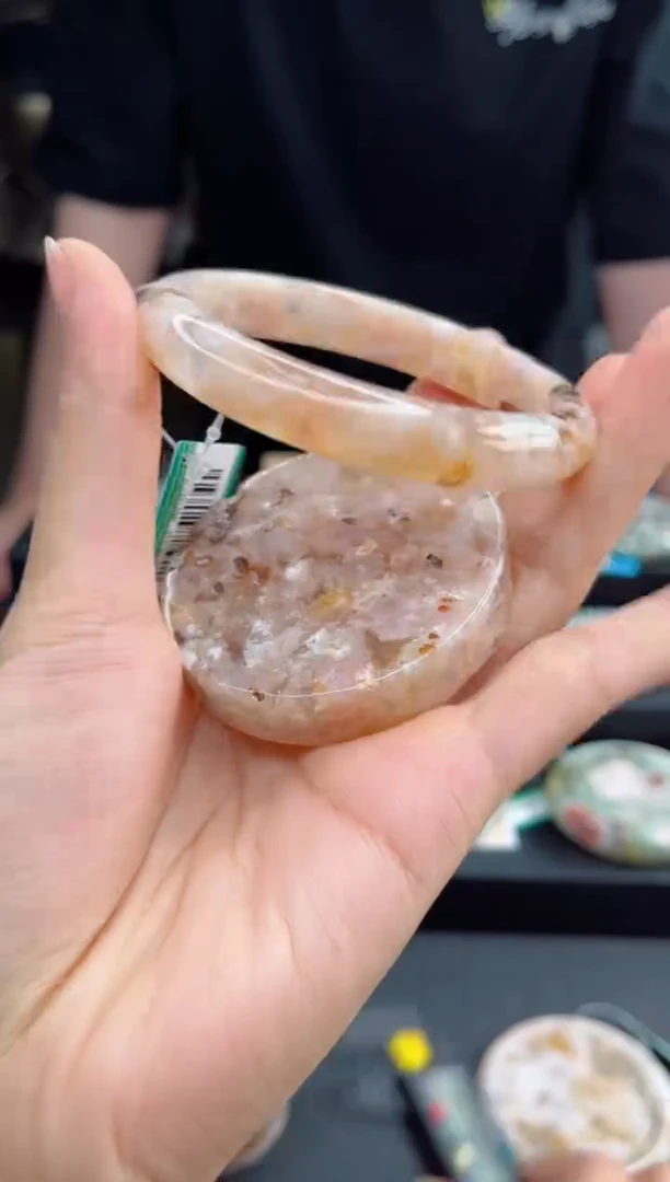 石英质玉手镯未镶嵌59圈口（不退不换）1886102