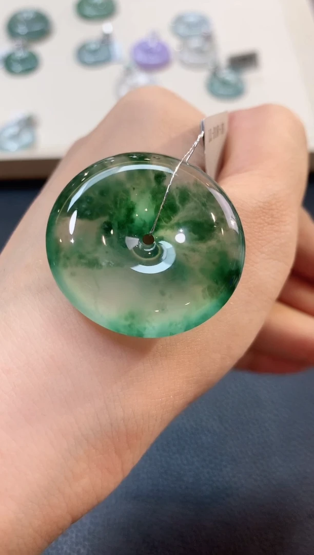 翡翠未镶嵌吊坠(不含链)b87