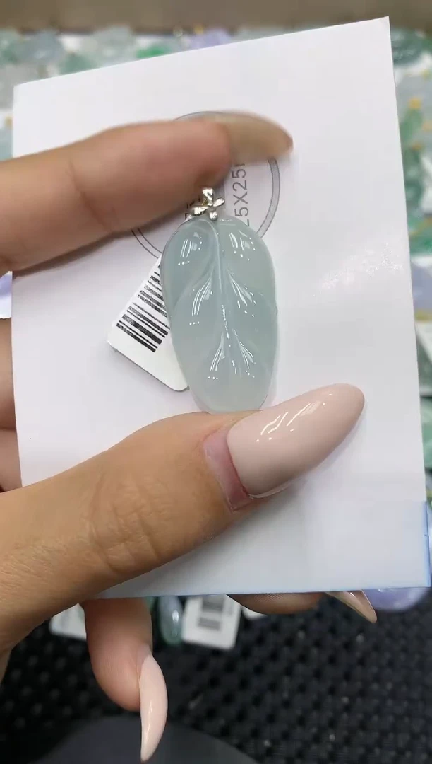 颈饰18K金镶嵌翡翠111111111111