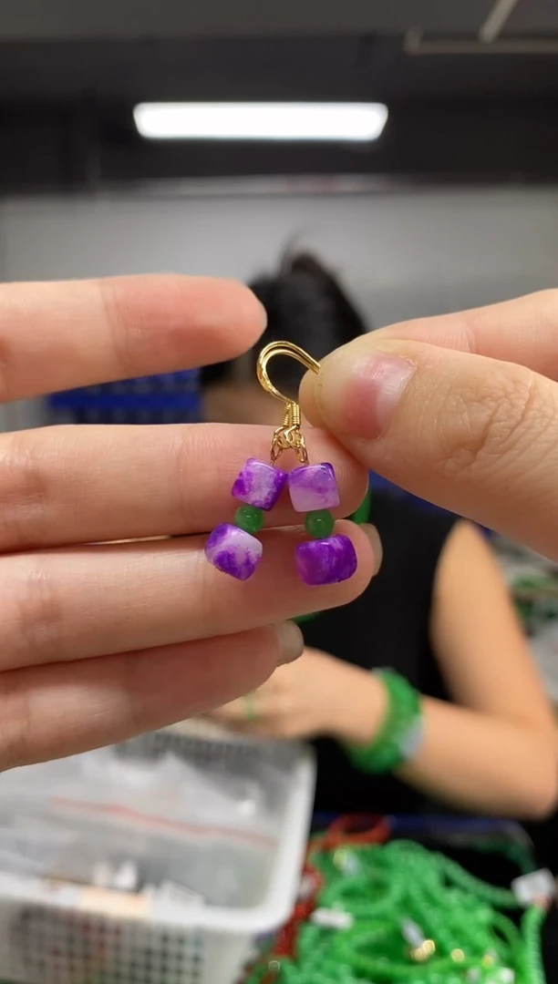 银S925镶嵌苏纪石（舒俱来）耳钉闪购链接  多样性发其一颜色微差