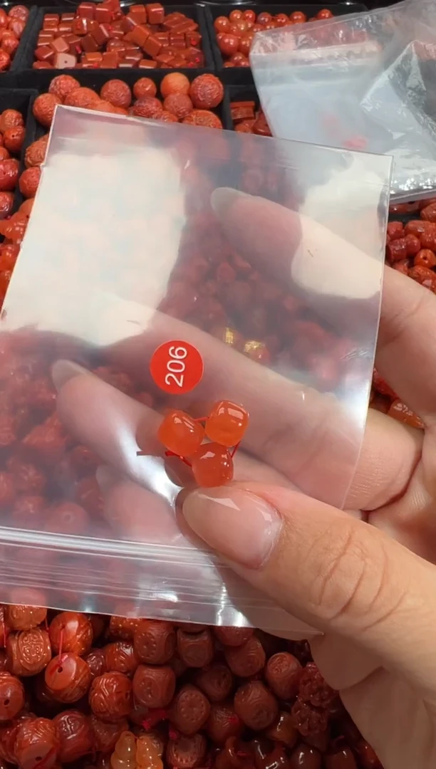 南红玛瑙未镶嵌颈饰11