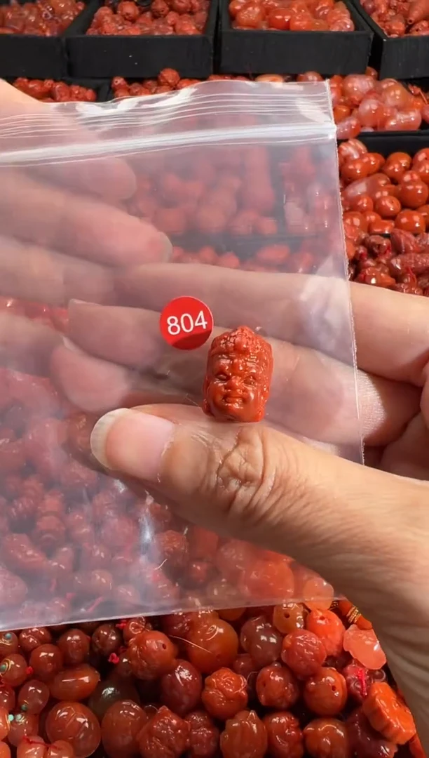 南红玛瑙未镶嵌颈饰1