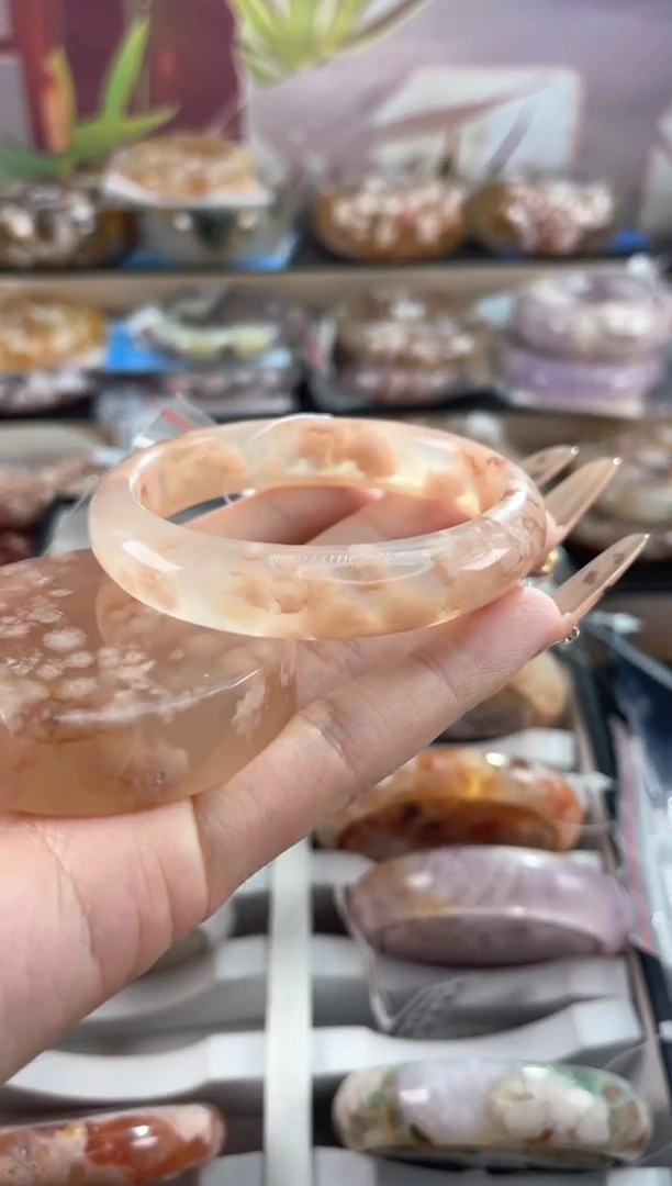 未镶嵌手镯石英质玉54