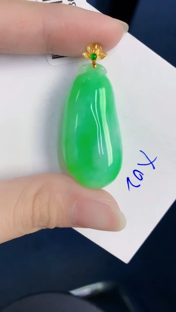 颈饰18K金镶嵌翡翠天然翡翠缅甸A货