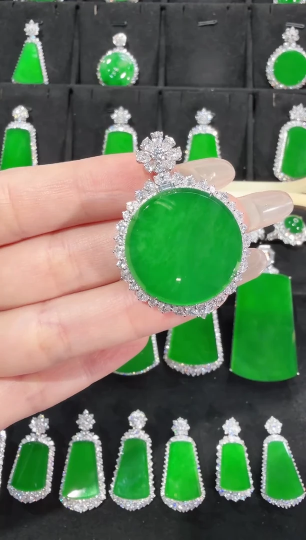 颈饰18K金镶嵌翡翠圆牌天然A货翡翠72h鉴赏期