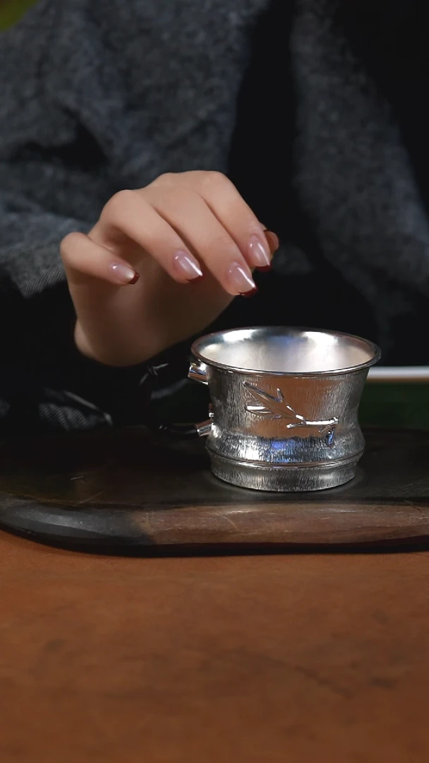 手工锤纹竹节主人杯