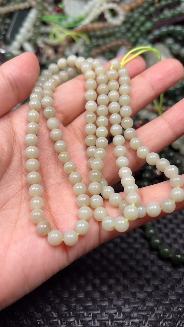 和田玉未镶嵌颈饰1