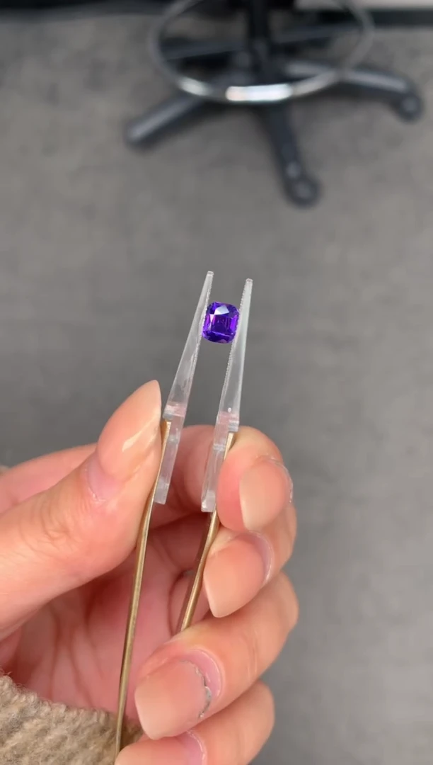 【闪购商品】彩色蓝宝石裸石未镶嵌1.6ct紫蓝宝