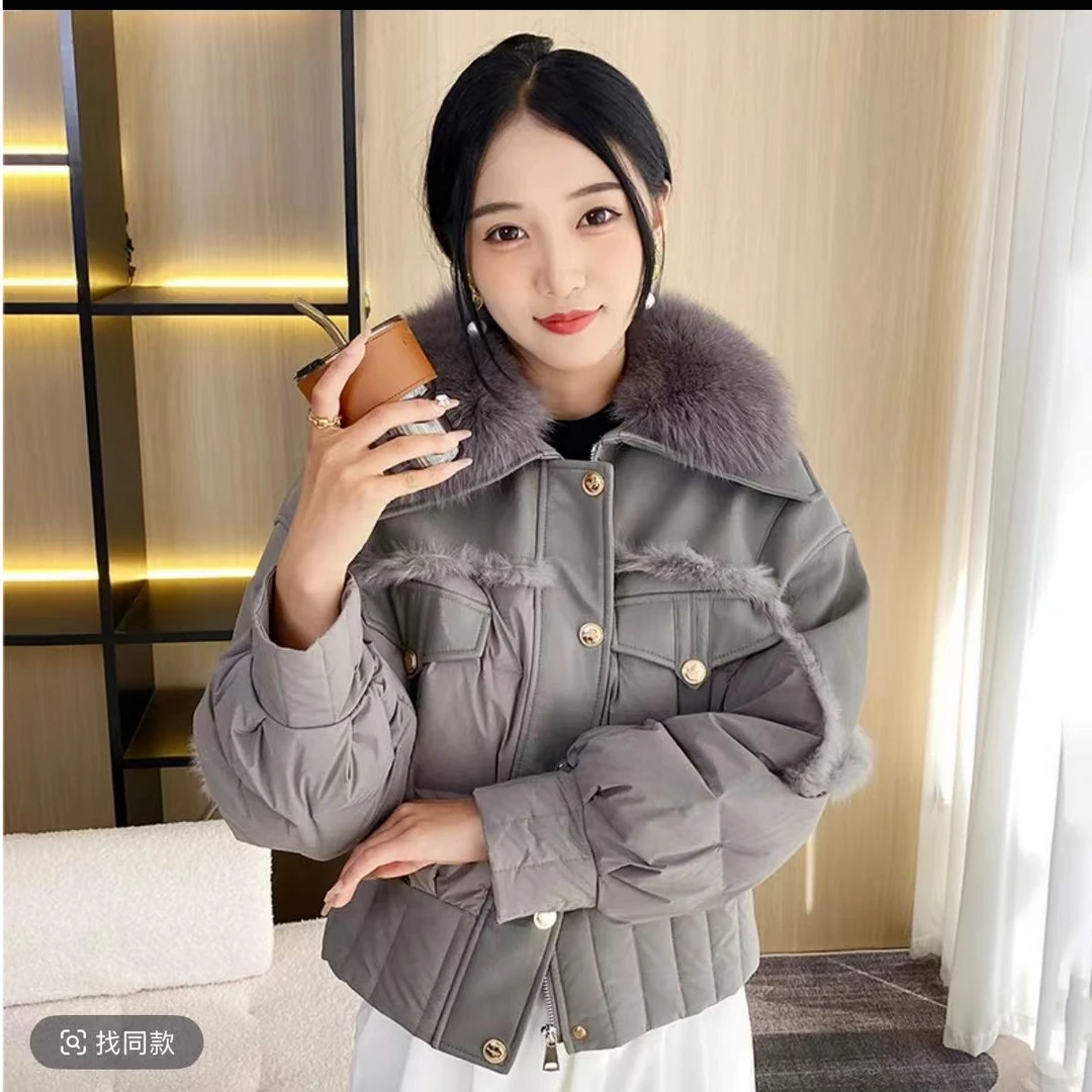 【TD专属】 2025新款冬季牛子狐狸大毛领短款鹅绒羽绒服外套24020
