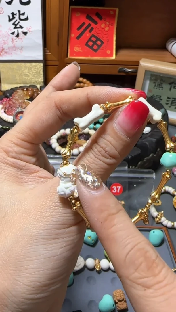 【闪购商品】非洲檀香无事牌丫丫骨头