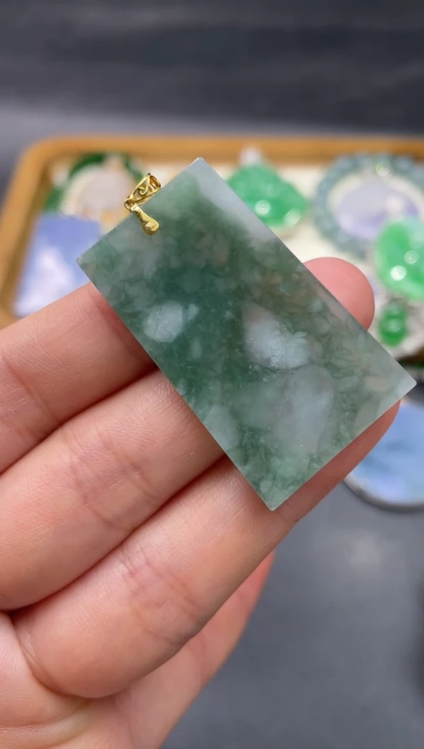 【闪购商品】翡翠颈饰18K金镶嵌44.........