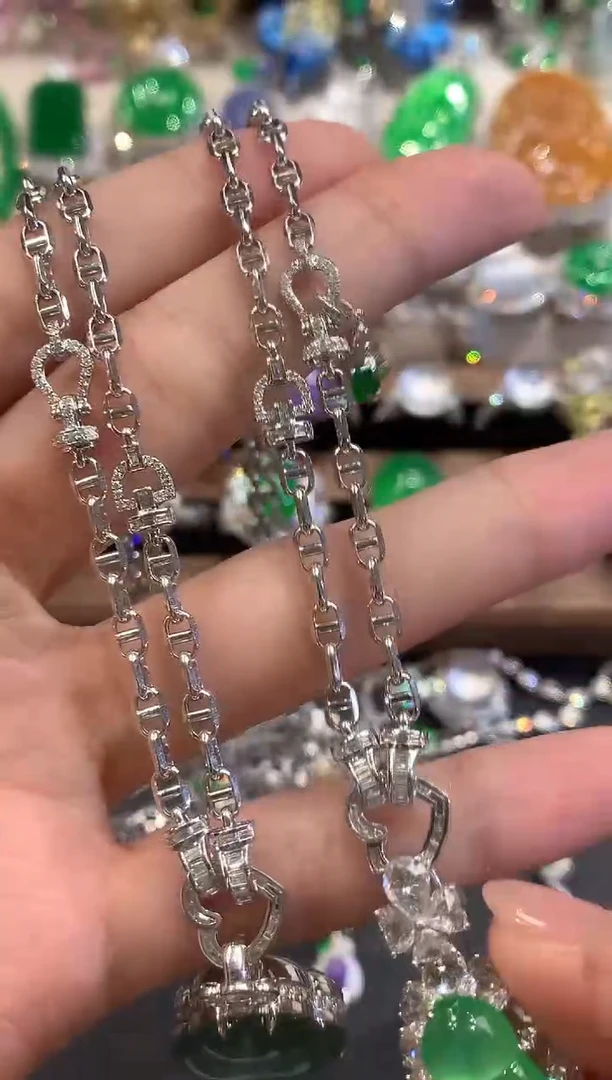 颈饰18K金镶嵌钻石 q46多样性一件发货-定制款 不含吊坠