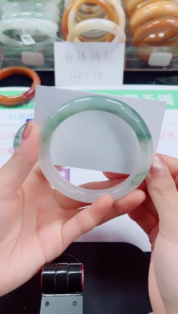 未镶嵌手镯石英质玉126-60/61