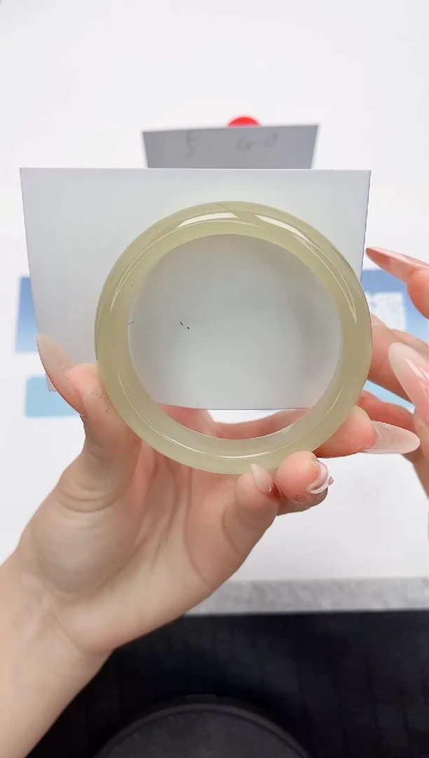 【闪购商品】石英质玉手镯未镶嵌L13-56