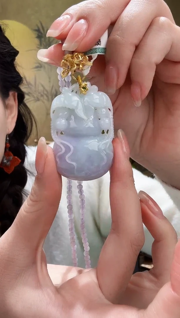 颈饰未镶嵌翡翠吊坠