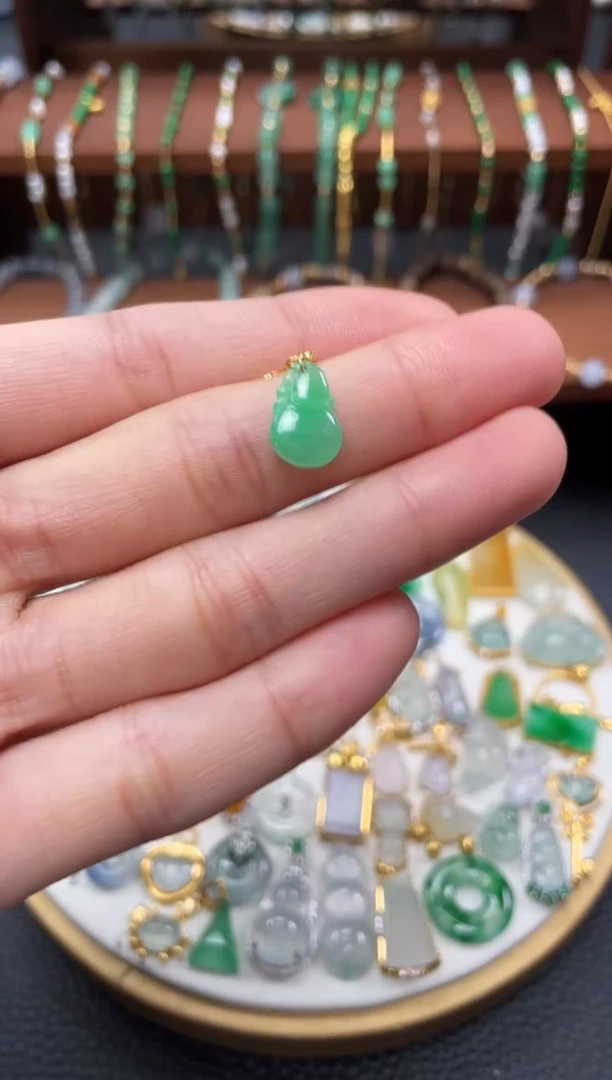 【闪购商品】翡翠吊坠(不含链)18K金镶嵌一个   JK102