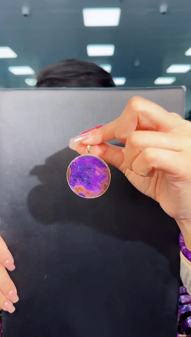 【闪购商品】苏纪石（舒俱来）圆牌18K金镶嵌多样性发一 /圆牌