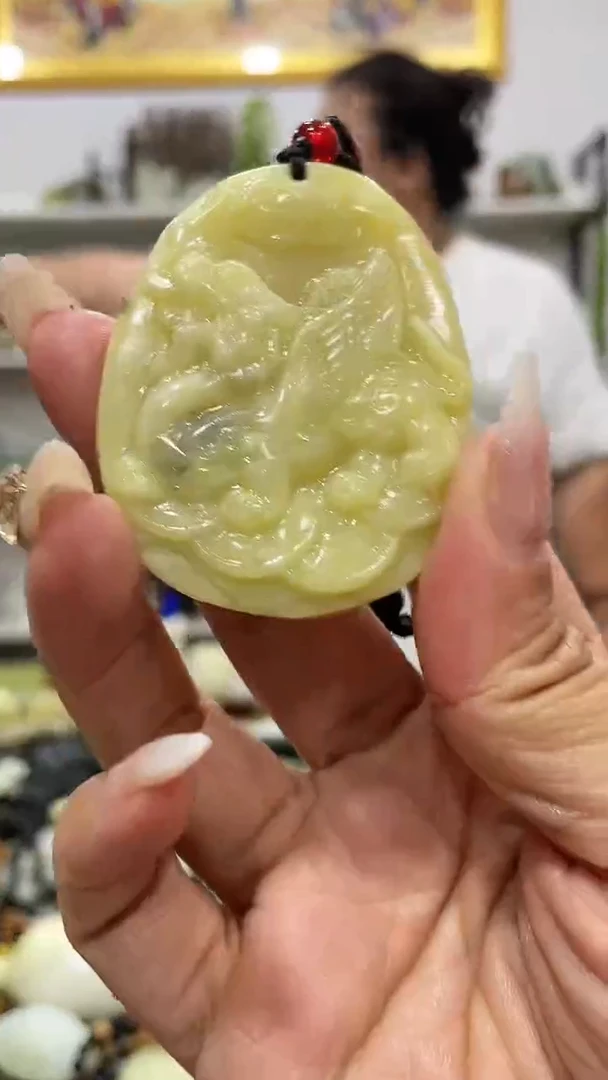蛇纹石玉未镶嵌吊坠