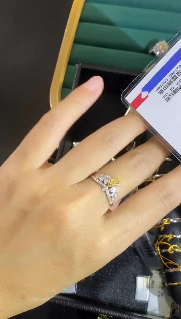 18K金镶嵌戒指钻石66