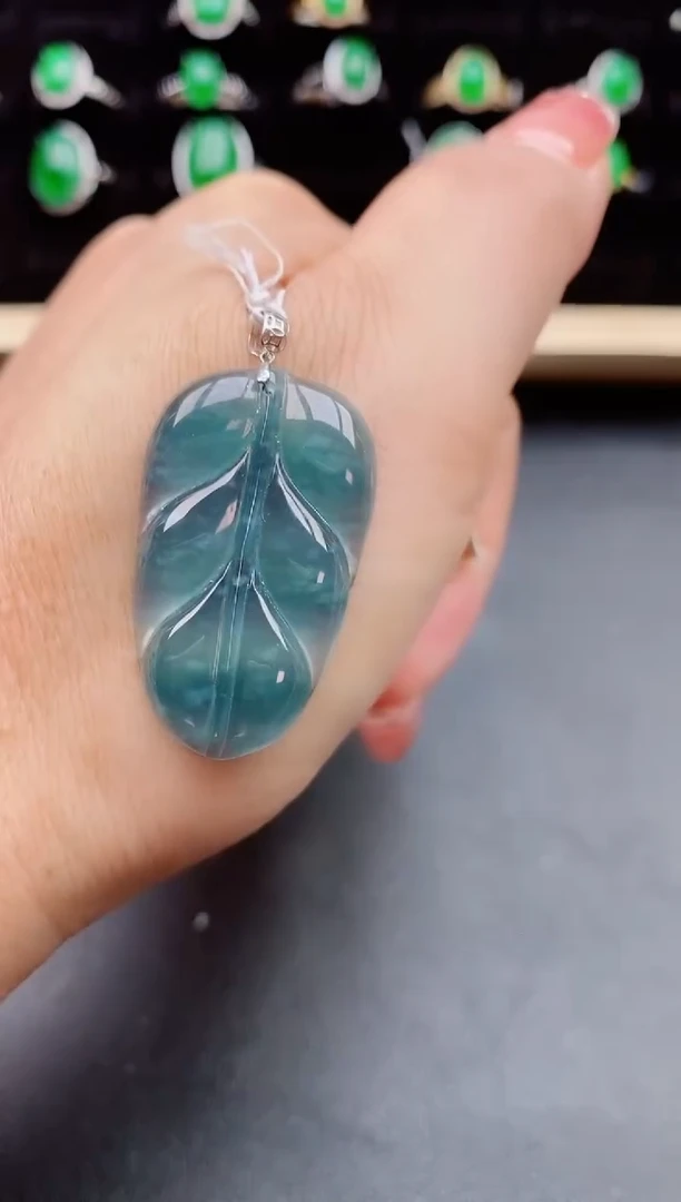 【闪购商品】翡翠吊坠(赠链)18K金镶嵌5080