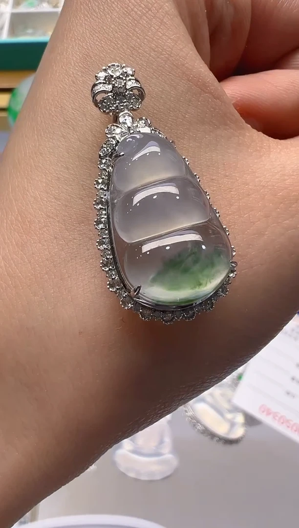 【闪购商品】翡翠吊坠(不含链)18K金镶嵌14800分单7400