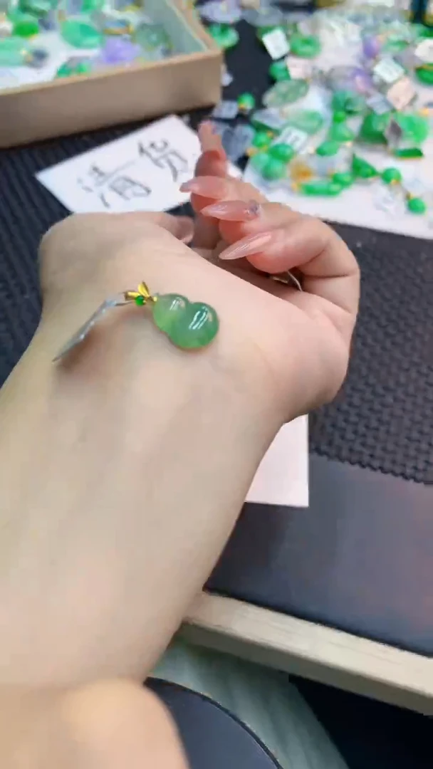 翡翠18K金镶嵌吊坠(不含链)1