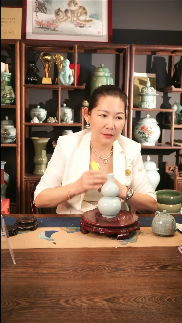 纯手工 粉青 小葫芦瓶